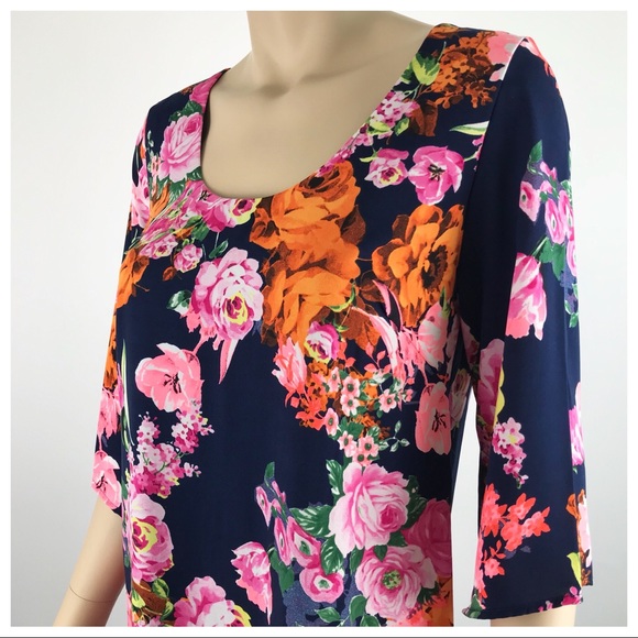 Floral Angel Sleeve Scoop Neck V-Back Shift Dress - Picture 7 of 8